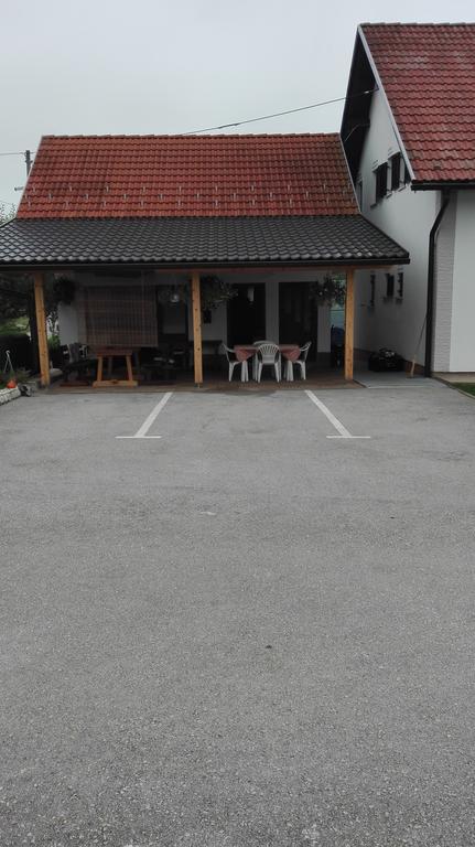 Guest House Adrijana Selište Drežničko Exterior foto