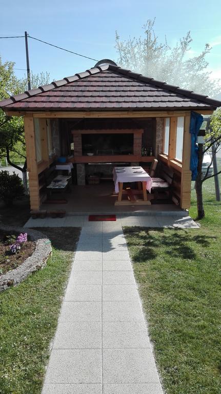 Guest House Adrijana Selište Drežničko Exterior foto